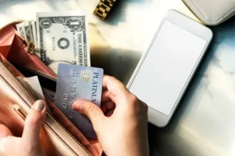 E-commerce Soars on Thanksgiving 2024 $33.6B Spent Online, 72% on Mobile